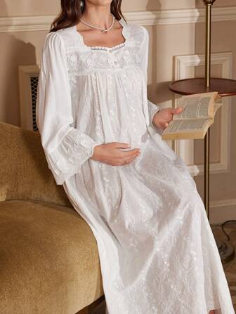 Moonlight & Mama 孕妇花卉刺绣宽松方领长袖睡裙，舒适优雅细节，秋冬款