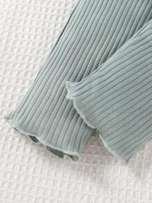 SHEIN Vintaside Kids 2 件套女婴简约时尚灰色和浅绿色双色可爱爱心和云朵刺绣裤子和长袖睡衣/家居服 - 彩色 - 查看 3