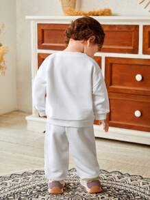 SHEIN Bộ 2 món áo nỉ dài tay in khẩu hiệu đơn giản phù hợp cho trẻ sơ sinh và trẻ mới biết đi, thích hợp mặc ngoài trời và trong nhà - Màu Khaki - Xem 2