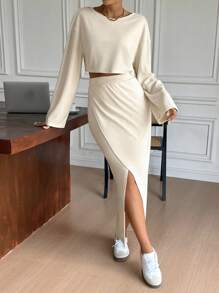 SHEIN Frenchy Bộ 2 món áo thun dài tay cổ tròn màu trơn và chân váy chữ A thường ngày cho nữ - trắng - Xem 6