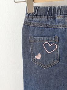 SHEIN Explorewe Vaqueros sueltos y casuales con bordado de corazón tierno para niña