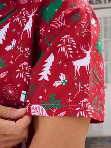 Manfinity VDAYZ Men's Christmas Tree Print Short Sleeve Shirt And Shorts Beach Suit Set