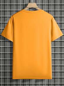 Manfinity Homme Áo thun nam cổ tròn tay ngắn in họa tiết thường ngày - Màu vàng - Xem 2