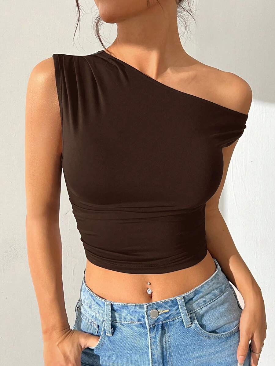 SHEIN EZwear 1 قطعة بلوزة نسائية بلون واحد ذات رقبة غير متماثلة، مطوية ومضغوطة مناسبة للموضة - قهوة بني - مشاهدة 1