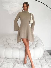 Calvaya Vestido de suéter tejido de línea A con cuello alto, hombros caídos y dobladillo asimétrico para mujeres