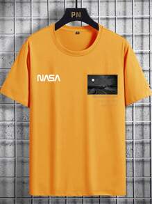 Manfinity Homme Áo thun nam cổ tròn tay ngắn in họa tiết thường ngày - Màu vàng - Xem 1