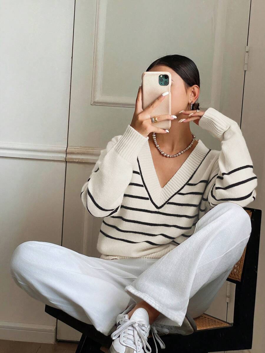 SHEIN Frenchy 女士 V 领长袖条纹简约毛衣，休闲日常穿着 - 彩色 - 查看 1