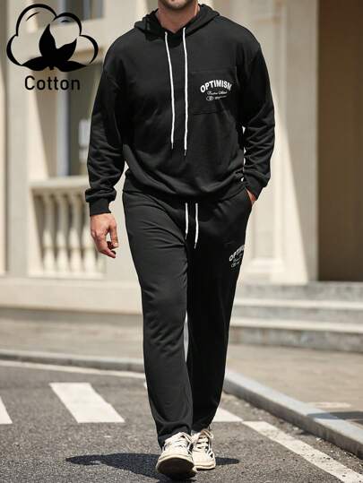 Manfinity Homme Conjunto de sudadera con capucha y pantalón de chándal casuales para hombres con estampado de letras, hombros caídos, bolsillo y cordón, primavera/otoño