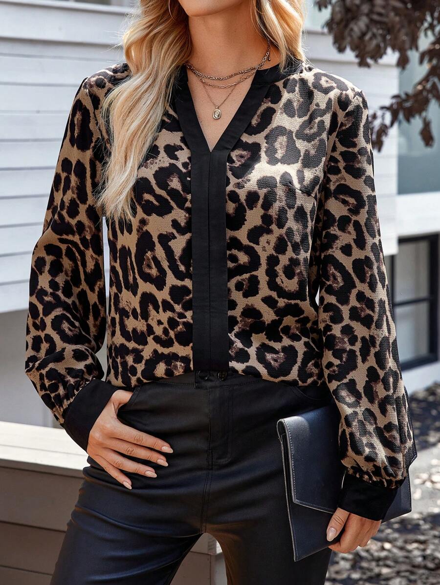 EMERY ROSE Camicia elegante da donna con scollo a V, maniche lunghe e fantasia leopardata con inserti neri - Multicolore - Visualizzare 1