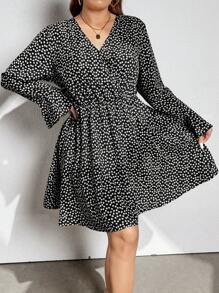 SHEIN Frenchy Váy tay chuông họa tiết hoa chữ A cỡ lớn cho mùa thu - Đen và trắng - Xem 5