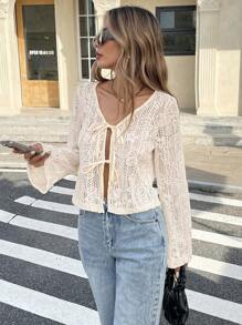 SHEIN Frenchy 女式秋季系带长袖短款休闲衬衫、教师服装、秋季服装、秋季婚礼宾客礼服、黄色女式连衣裙、冬季上衣、服装、可爱女式衬衫、女式办公室服装、长袖衬衫、女式亚麻服装、秋季女装、女士休闲透视、系带前长袖 V 领宽松常规米色喇叭袖上衣女式衬衫、春/秋、休闲日常服装 - 米色 - 查看 3