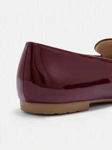 CUCCOO CURVES Wide Width White Platform Flat Sandals With Buckle, Fashionable For All Seasons New Year Holiday Valentines