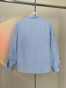 SHEIN Tween Boy 休闲立领修身插肩条纹白色和天蓝色长袖衬衫，适合秋季、冬季、保暖、校园、家居、日常、运动、生日派对、外向、百搭百搭简约