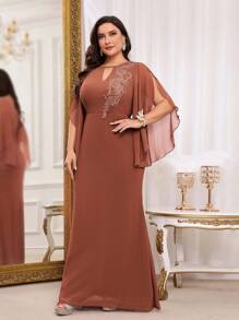 SHEIN Belle Váy vải voan màu nâu gỉ thanh lịch cỡ lớn cho nữ, cổ tròn, cổ chữ V khoét sâu, trang trí ngực thêu, tay dài xếp nếp bất đối xứng, tay áo xẻ tà, viền đuôi cá mini, phù hợp với váy phù dâu trang trọng - Rỉ Nâu - Xem 5