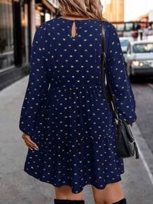 SHEIN LUNE Plus Size Crew Neck Long Sleeve All-Over Print Pleated Casual Short Dress
