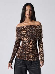 SHEIN EZwear Leopard Print Long Sleeve Folding Shoulder T-Shirt, Casual Daily Wear