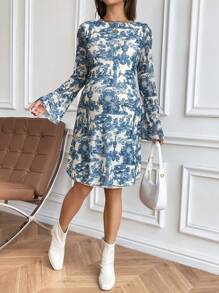 SHEIN Maternity Early Autumn Print Flared Sleeve Backless Mesh Dress - Blue and White - View 3