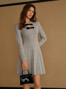 MOTF STUDIO 羊毛对比蝴蝶结锁眼领粗针织毛衣连衣裙