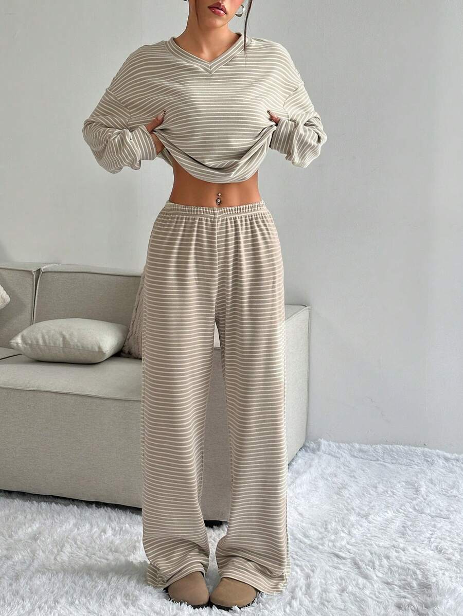 Flirla 2 件套女式休闲条纹上衣和裤子，毛绒面料 - 彩色 - 查看 1