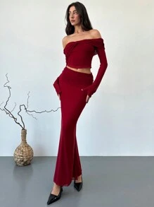 Aloruh Elegant Off-Shoulder Twist Top & Low-Waist Mesh Skirt 2-Piece Set, Minimalist Street Outfit - Red - View 4