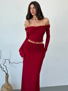 Aloruh Elegant Off-Shoulder Twist Top & Low-Waist Mesh Skirt 2-Piece Set, Minimalist Street Outfit - Red - View 2