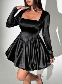 Viva Relle 1 件大码女式纯色方领荷叶边下摆收腰连衣裙 - 黑色 - 查看 2