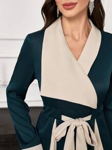 Mulvari Sukienka damska asymetryczna z długim rękawem i patchworkiem