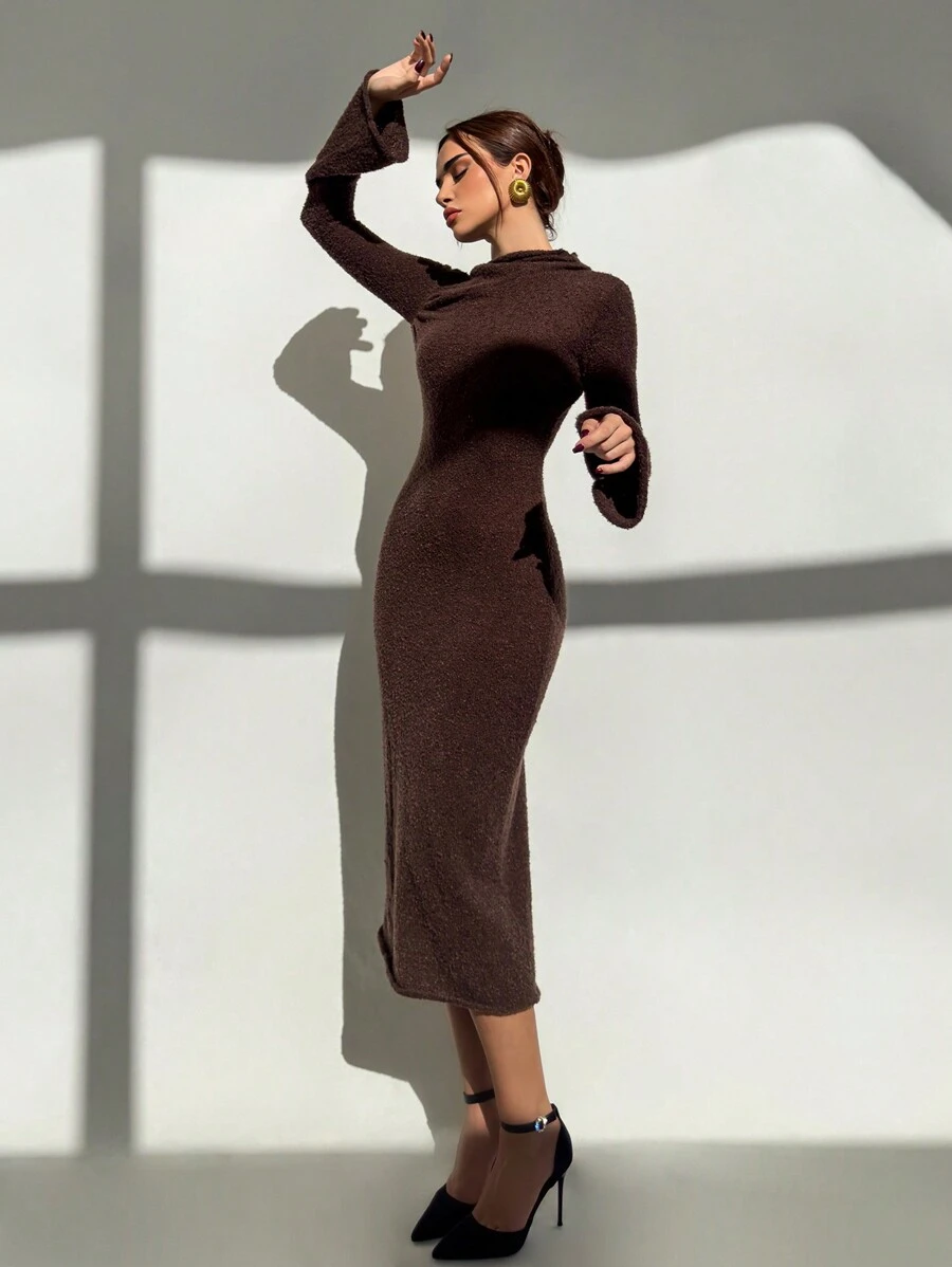 Aloruh 收腰褶饰喇叭袖中长款圆形针织百搭百搭毛衣连衣裙 - 棕色 - 查看 1
