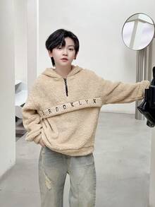 SHEIN 男童休闲宽松刺绣字母卫衣套头衫外套，适合秋冬季通勤、上学、休闲和运动穿着。 - 卡其色 - 查看 6