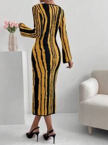 SHEIN Unity 1 件女式全身印花圆领长袖针织毛衣连衣裙（图案位置不固定） - 彩色 - 查看 2