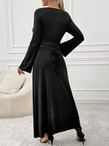 SHEIN Vestido de embarazo elegante de unicolor con mangas acampanadas y ajuste ceñido, para otoño - Negro - Ver 2