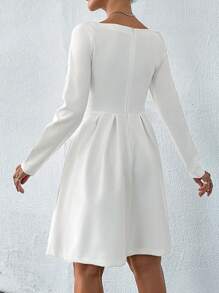 RueChic Elegant Pearl Detailed Long Sleeve Mini Dress