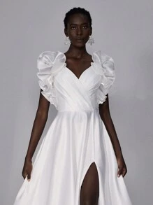 SHEIN Belle Elegant And Gorgeous Beige Luxury V-Neck 3D Three-Dimensional Flower Ruffle Sleeves Glossy Satin Gathered Large A-Slit Slit Dress Suitable For Wedding Events Bachelor Party Holiday Dance Honeymoon Wedding Dress, White Bridal Dress