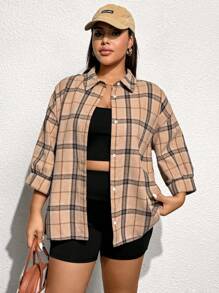 SHEIN Essnce Conjunto de 3 piezas de mujer talla grande para otoño e invierno: camisa holgada de cuadros caqui de manga larga y shorts negros con tirantes, ropa de mujer de otoño, estilo Y2K, conjuntos de atuendos, ropa deportiva, atuendos de aeropuerto