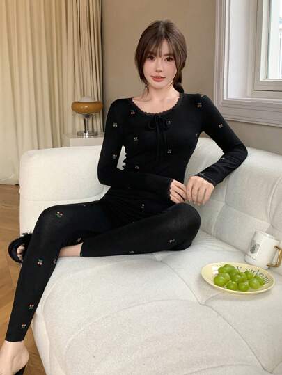 DAZY 樱桃印花蕾丝拼布修身睡衣套装，秋季服装