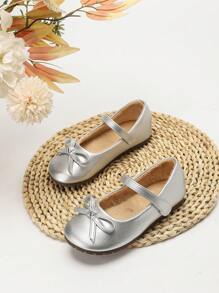 Dziewczęce, śliczne, wiosenne i jesienne kokardki, płaskie buty w stylu księżniczki, odpowiednie na występy dziecięce i sceny taneczne