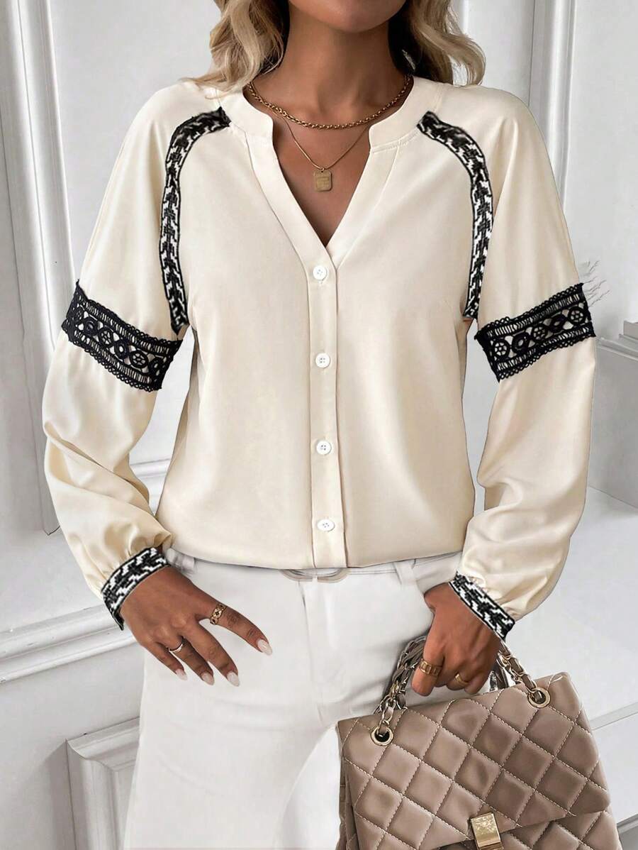 Chiquease 女式 V 领常规版型长袖衬衫，秋季 - 杏色 - 查看 1