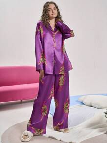 女士豹纹缎面睡衣套装，适合假日、秋冬季节穿着。