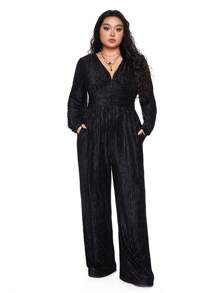 Mono de talla grande con cuello en V, textura ornamentada y pinzas - Negro - Ver 4