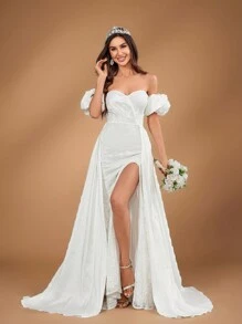 SHEIN Belle 优雅华丽单肩性感露肩蕾丝贴花拼布弹力缎面泡泡袖高开叉鱼尾加长下摆和尾巴适合婚礼活动单身派对节日舞会婚纱白色新娘礼服 - 米色 - 查看 8