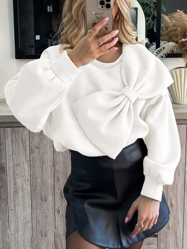 SHEIN Frenchy Women's Solid Color Simple Daily Wear Long Sleeve Sweatshirt With Bow Decoration, Big Bow Decor Crew Neck Casual Sweatshirt,Fall Women Clothes,Cover Up,Fall Clothes,Long Sleeves Woman Fall Sweatshirts,Winter Outfits Women Sweatshirts,Oversized, We Suggest You Take One Size Smaller. Graduation,Back To School Outfits,Graduation,Teacher Outfits For Women,Back To School