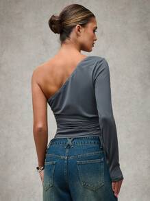 SHEIN BAE Ropa casual de negocios para mujer de otoño e invierno. Top de punto elástico de manga larga con tirante de un hombro. Pijamas navideños en familia