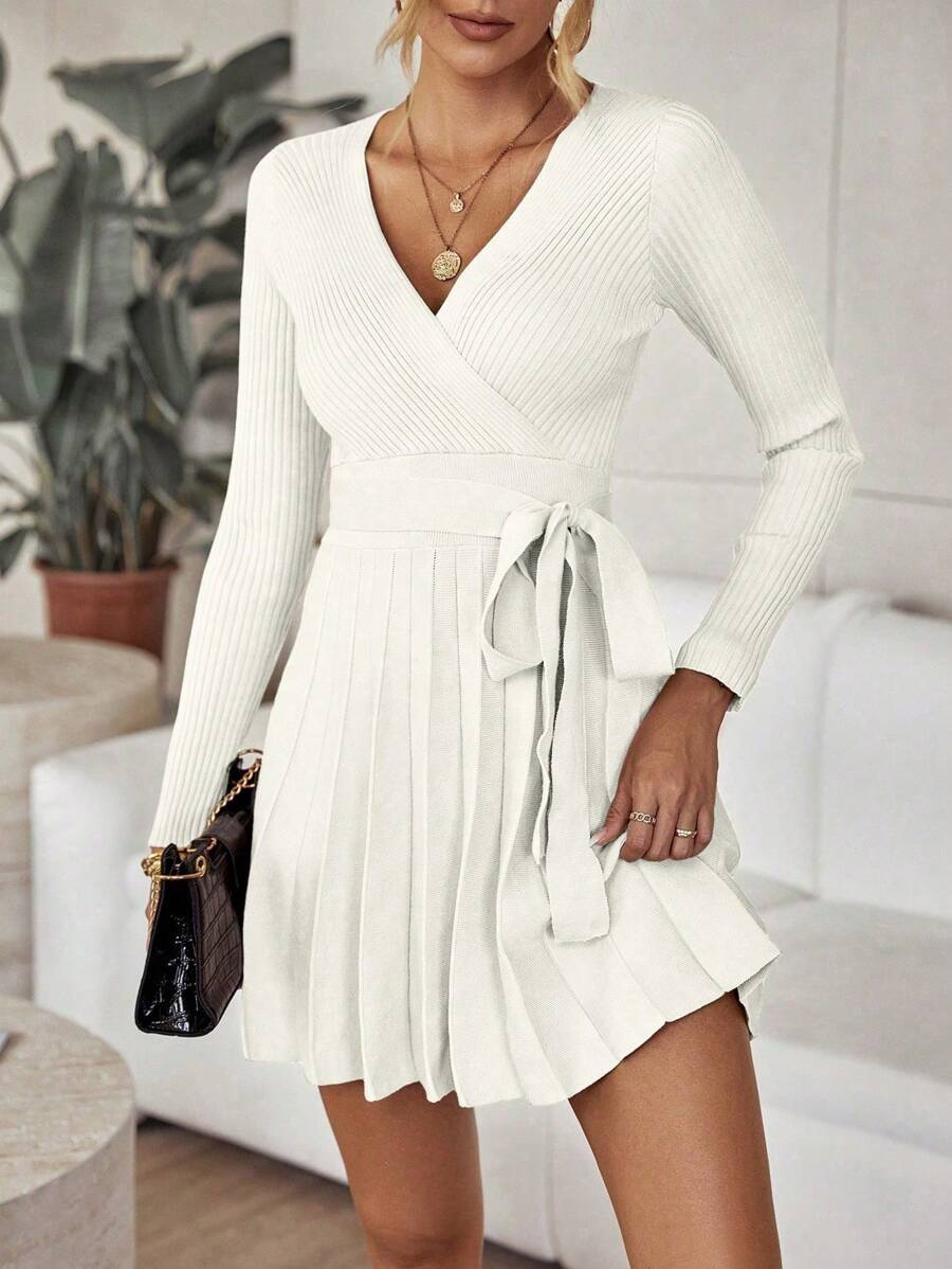 SHEIN LUNE 纯色褶皱下摆毛衣裙，秋冬休闲风格