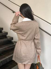 DAZY 1 Áo khoác cardigan dáng rộng cổ chữ V bằng vải voan họa tiết hoa dài tay, thắt eo, thời trang thu đông cho nữ - Màu Khaki - Xem 2