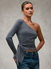 SHEIN BAE Ropa casual de negocios para mujer de otoño e invierno. Top de punto elástico de manga larga con tirante de un hombro. Pijamas navideños en familia