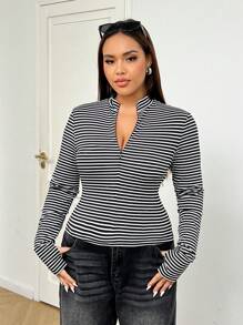 SHEIN EZwear Plus Size Women Turtleneck, Striped Half Placket Zip Collar With Thumb Hole Design Long Sleeve Fitted T-Shirt, Fall Women Clothes