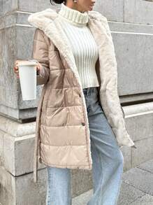 RueChic Damski beżowy zimowy płaszcz z futrzanym detalem z królika, codzienne ubrania