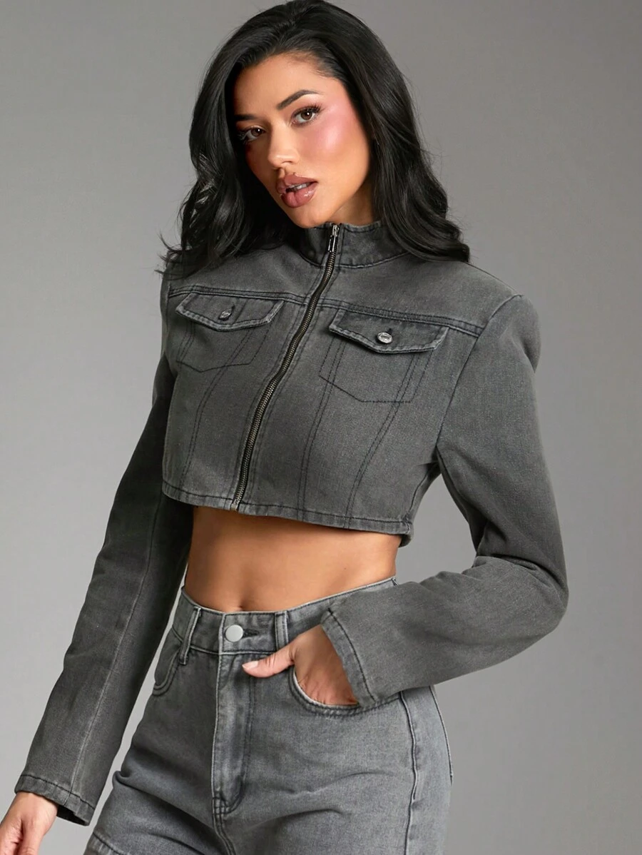 Denimoi Herbstkleidung für Frauen, Damen Oberteil mit breiten Trägern, stehendem Kragen und Reißverschluss vorn sowie Taschen, in anthrazitgrauem Denimstoff. Für Lässig, Alltag, Konzerte, Festivals, Partys