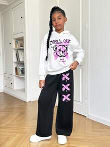 SHEIN 青少年女孩连帽衫，带有卡通熊和字母图形印花羊毛内衬宽松长袖运动衫和阔腿运动裤休闲 2 件套，街头服饰，适合日常穿着，休闲场合 - 黑與白 - 查看 5