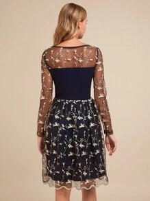 SHEIN Clasi Vestido feminino elegante bordado patchwork transparente manga comprida gola coração linha a midi malha - Multicolorido - Ver 2